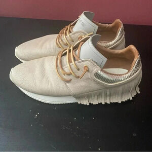 Esseutesse Leather Fringe Sneaker - Ivory